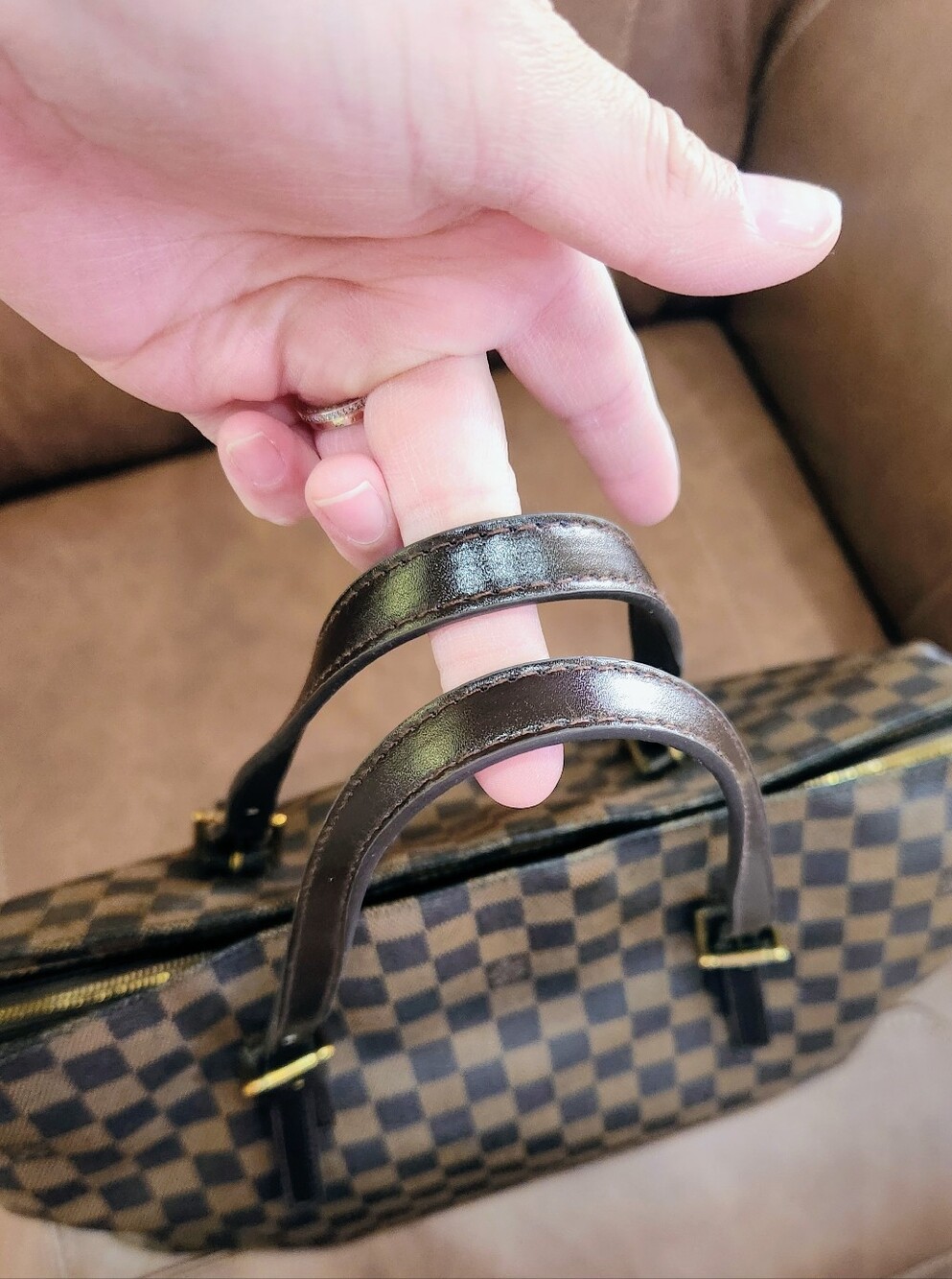 Authentic LV Damier Ebene Chelsea - Picture 8 of 16